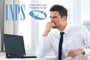 uomo al pc e logo inps