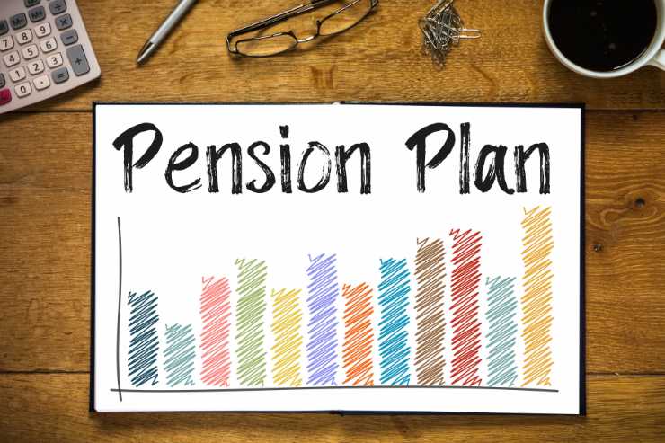 Grafico su un foglio e scritta Pension Plan